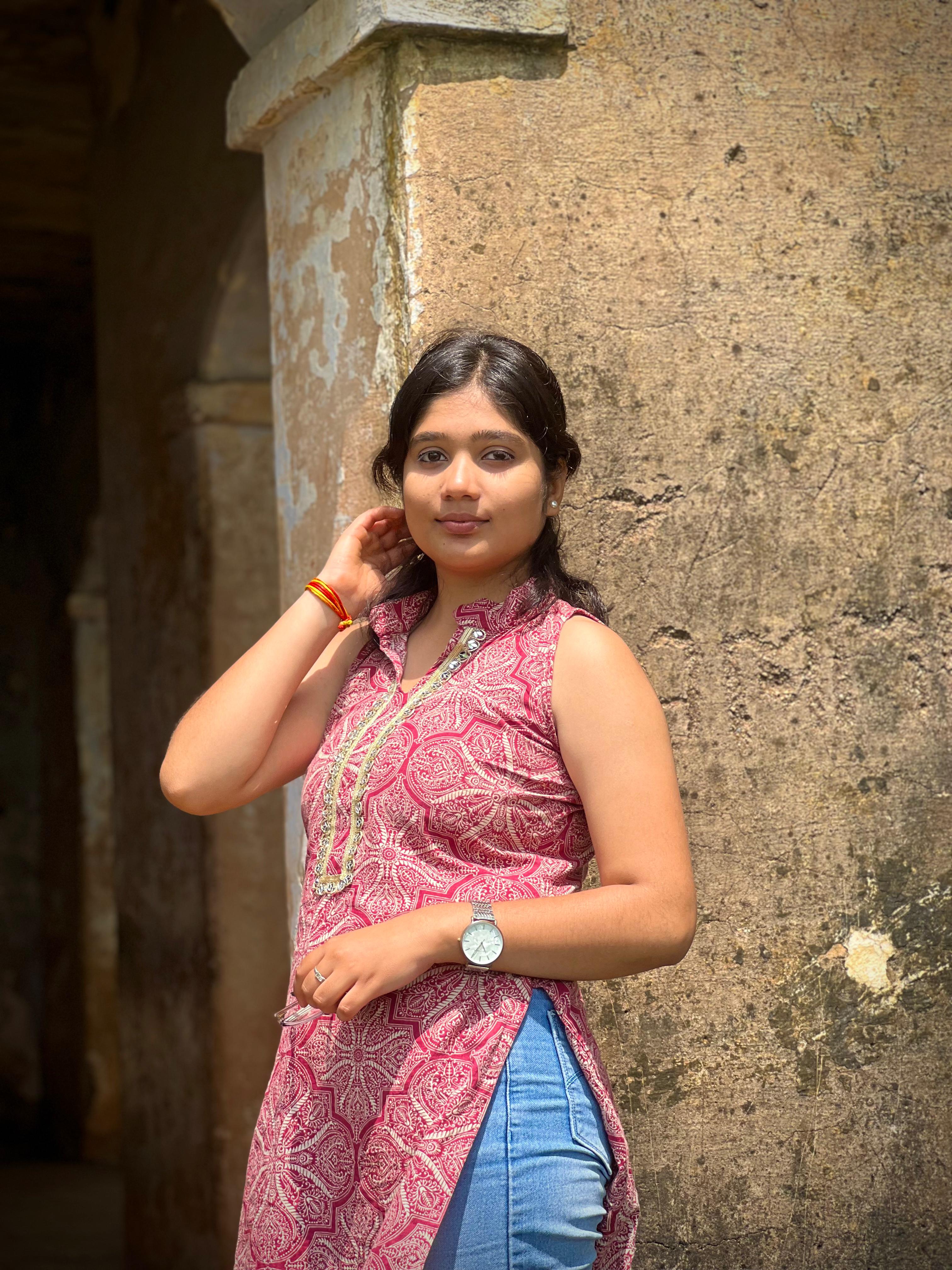 laila kurti